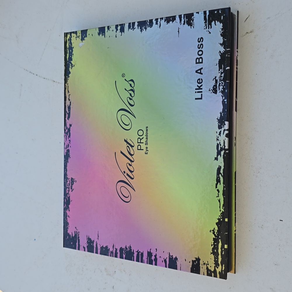 Violet voss pro eyeshadow palette